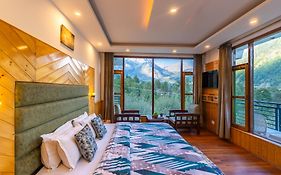 The 14 Gables, A Boutique Stay, Manali - Pet Friendly - Balcony Rooms - Crown Palace
